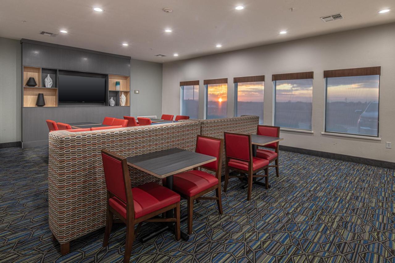 Holiday Inn Express & Suites N Waco Area - West By Ihg Buitenkant foto