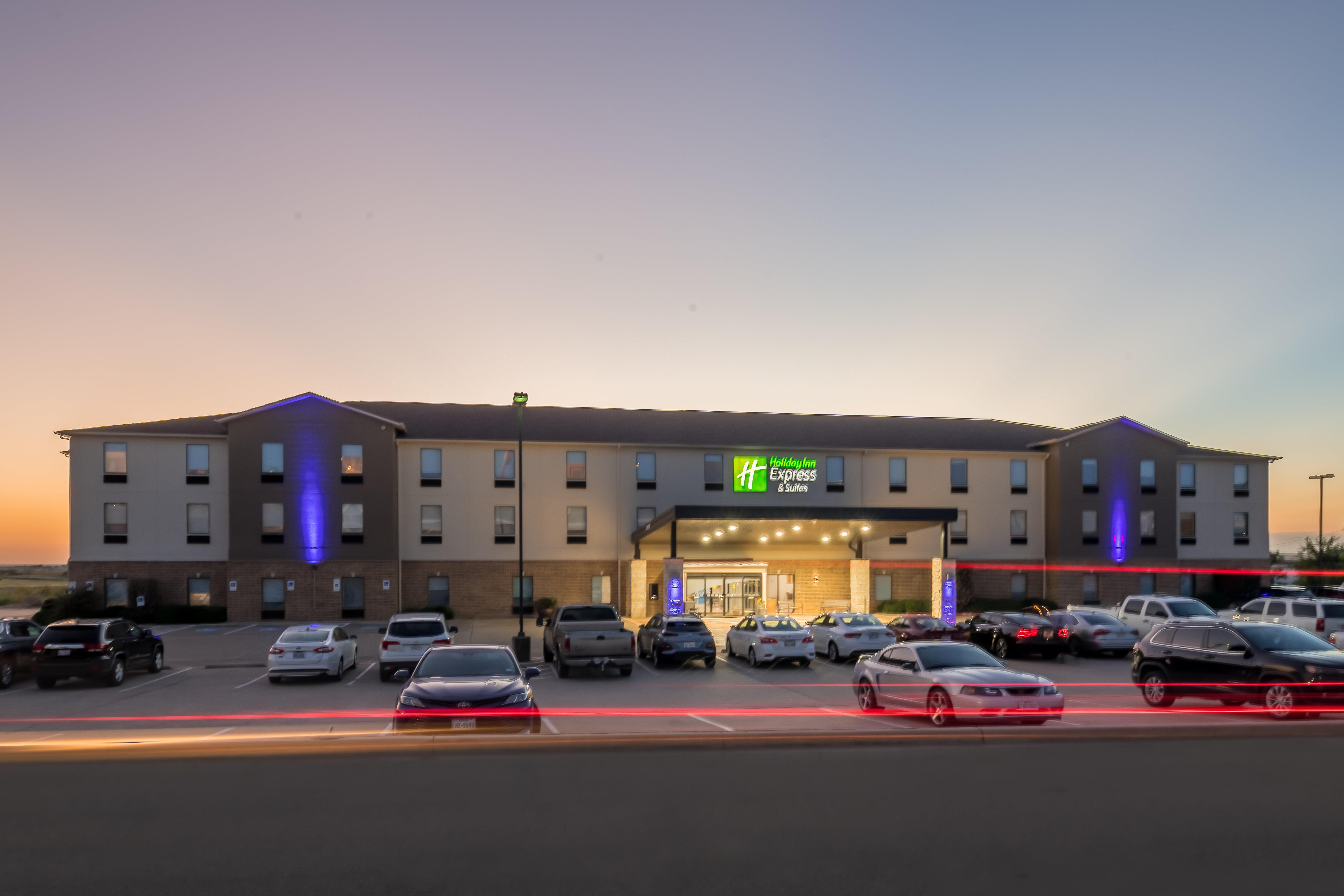 Holiday Inn Express & Suites N Waco Area - West By Ihg Buitenkant foto